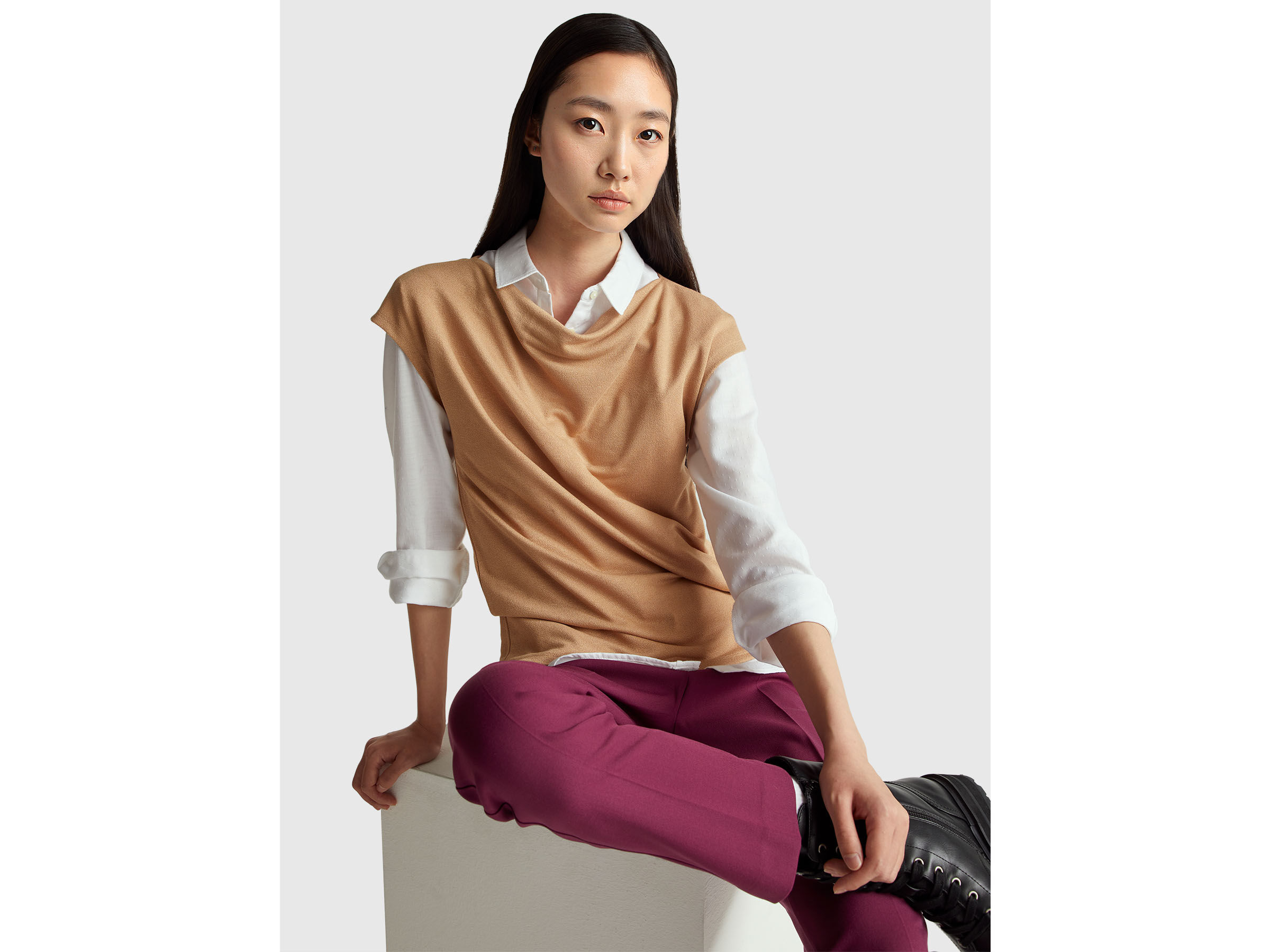 SLEEVELESS SWEATER Women image number 3